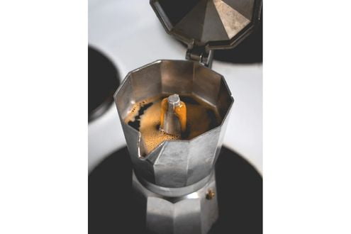 How to Make a Latte with a Moka Pot